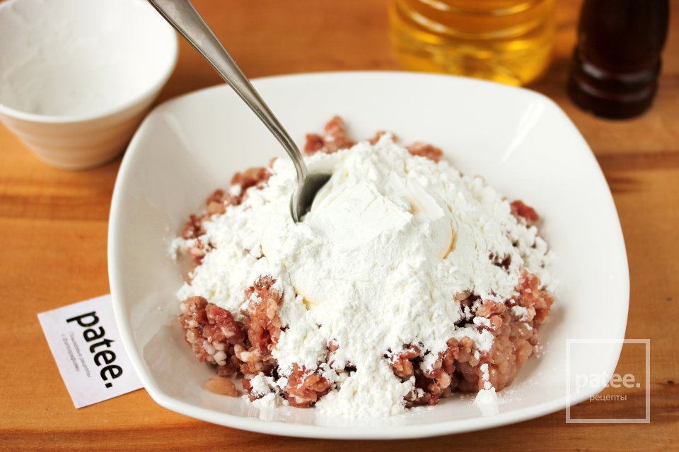 Оригинальные оладьи из мясного фарша - Шаг 5