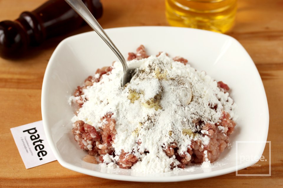 Оригинальные оладьи из мясного фарша - Шаг 7