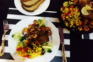 Тунец с креветками в соевом соусе