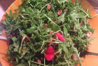 Салат с рукколой, авокадо и креветками