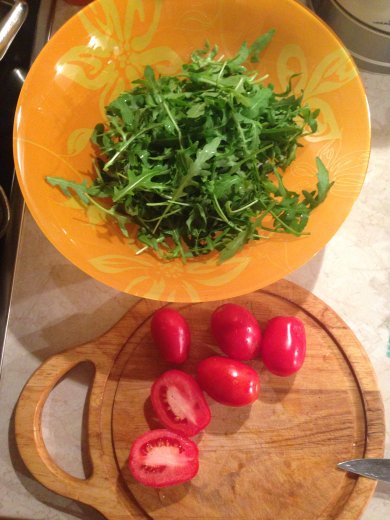 Салат с рукколой, авокадо и креветками - Шаг 1