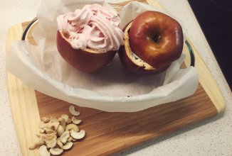 Яблоки с медовым творогом