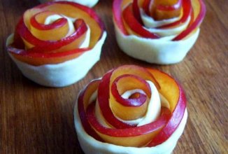 Яблочки в слоеном тесте