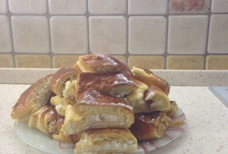 Пироги с яблоком и корицей, творожные рулеты