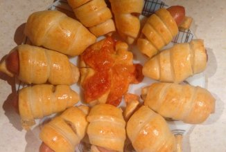 Сосиски в тесте на скорую руку