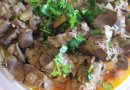 Тушеная куриная печень