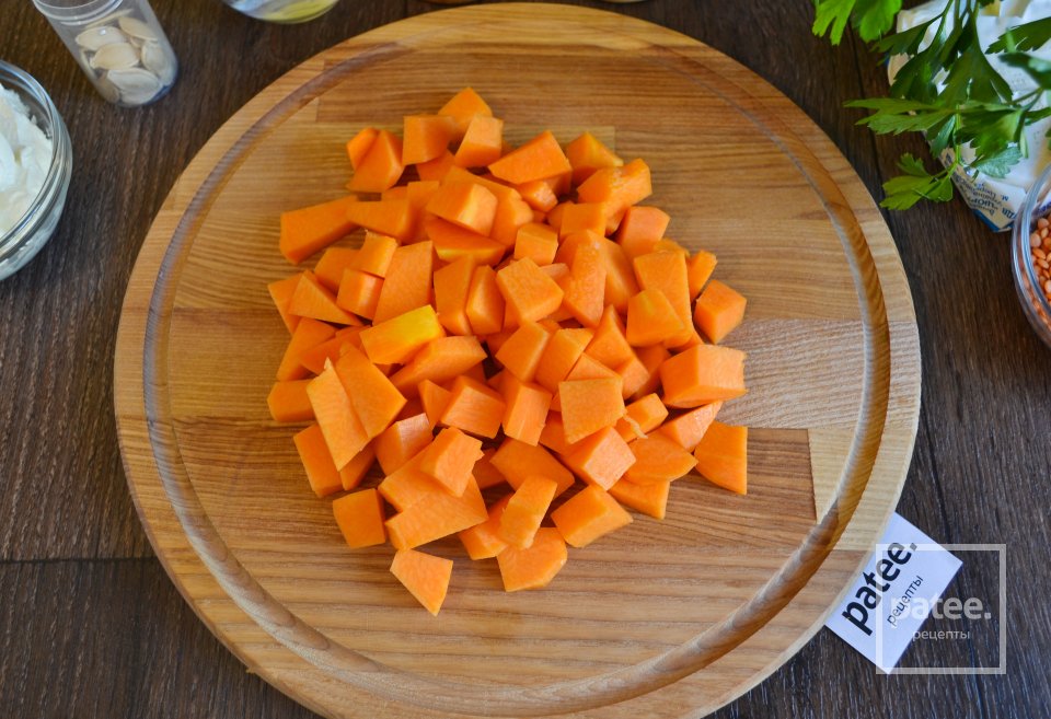 Сливочный суп-пюре с тыквой и чечевицей - Шаг 2