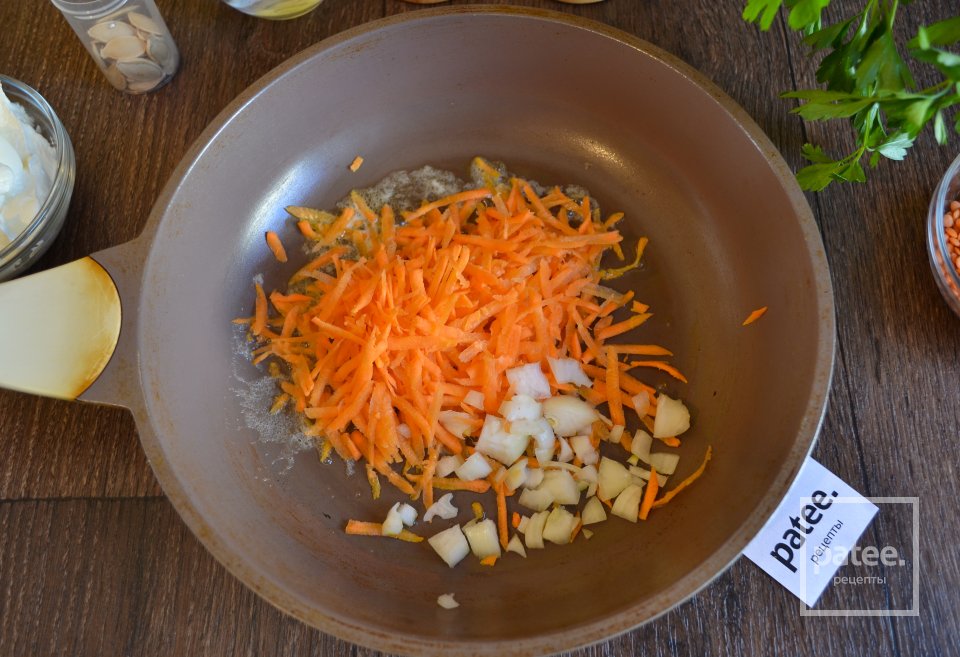 Сливочный суп-пюре с тыквой и чечевицей - Шаг 4