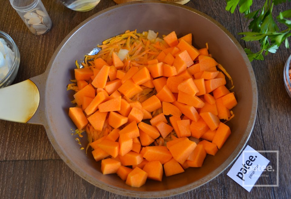 Сливочный суп-пюре с тыквой и чечевицей - Шаг 5