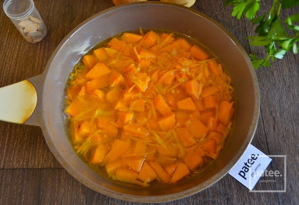 Сливочный суп-пюре с тыквой и чечевицей - Шаг 7