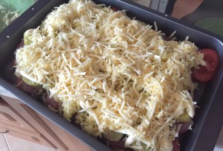 Мясо с грибами и картофелем