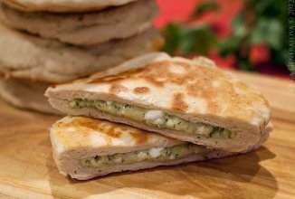 Сырные лепешки