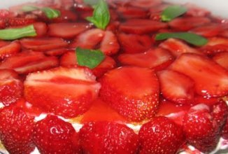 Торт  с клубникой