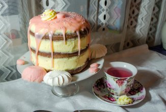 Голый торт с глазурью