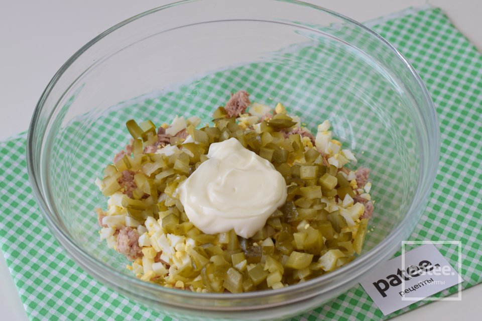 Салат из консервированного тунца - Шаг 8