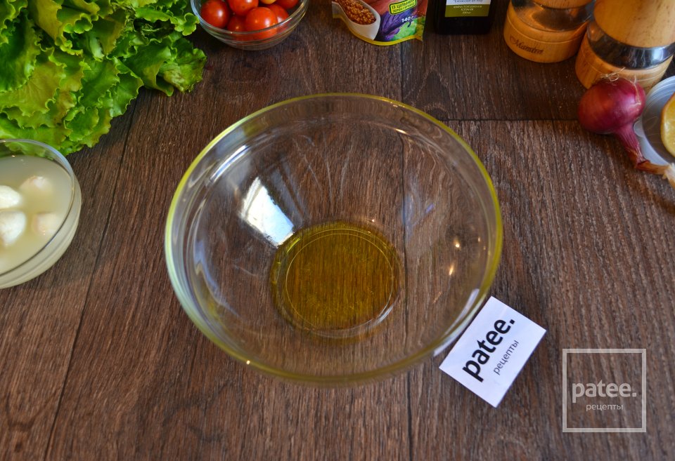 Салат с моцареллой и помидорами черри - Шаг 3