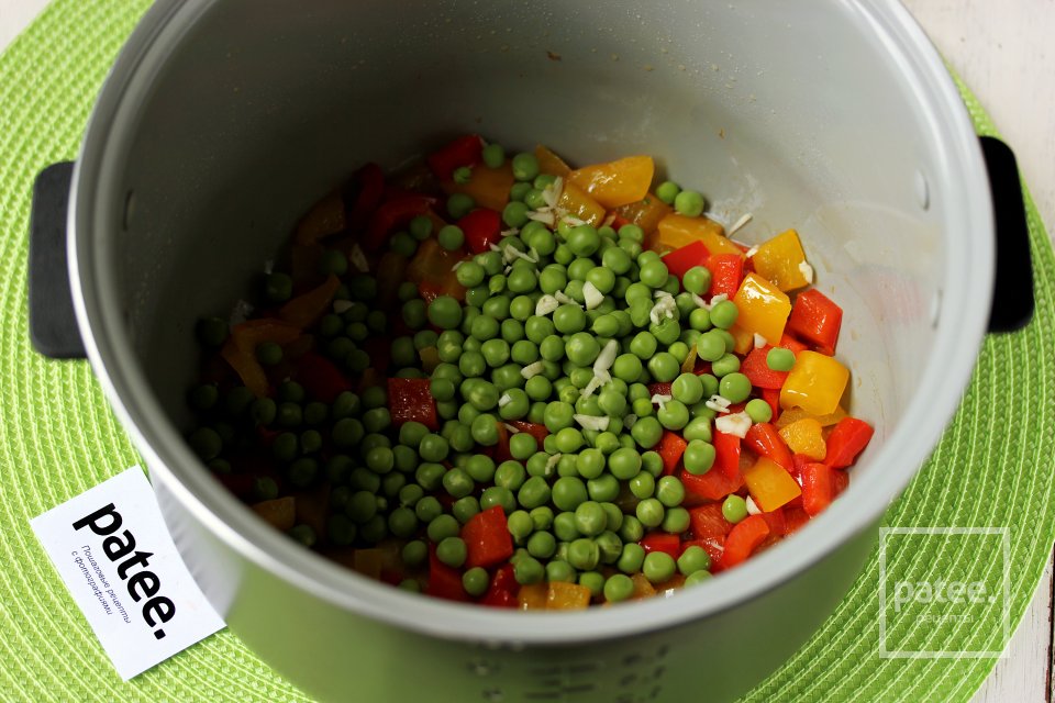 Рис с перцем и горошком в мультиварке - Шаг 6