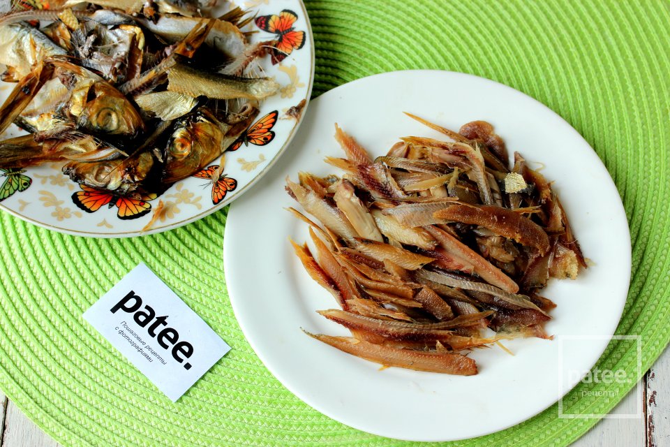 Салат с копчёной рыбой, свеклой и сыром - Шаг 2