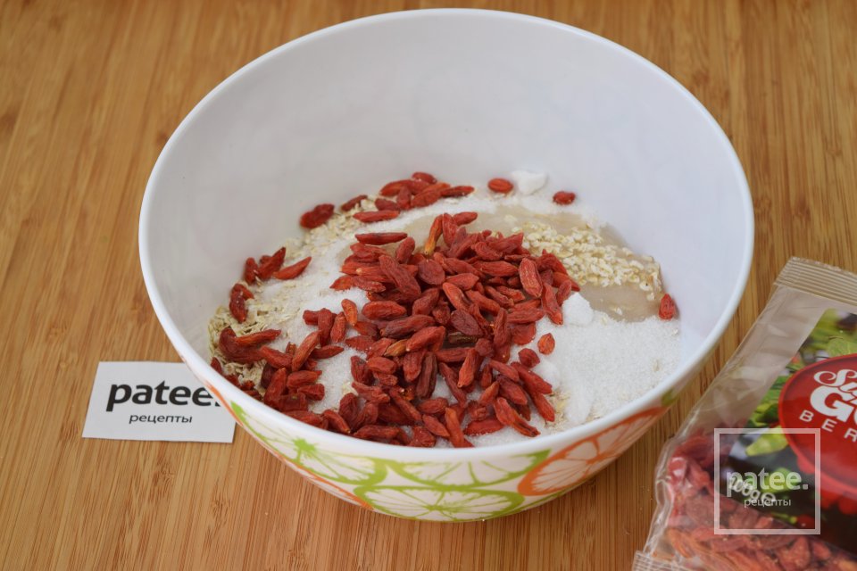 Овсяное печенье с ягодами годжи - Шаг 7