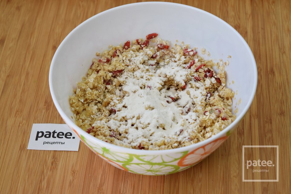 Овсяное печенье с ягодами годжи - Шаг 10