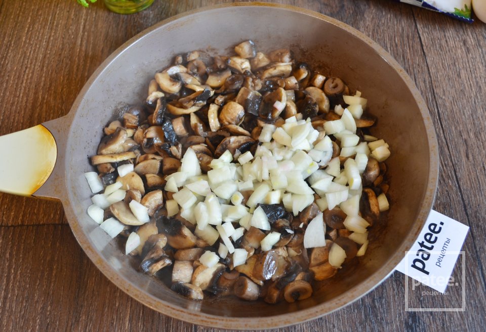 Слойки с шампиньонами и моцареллой - Шаг 5