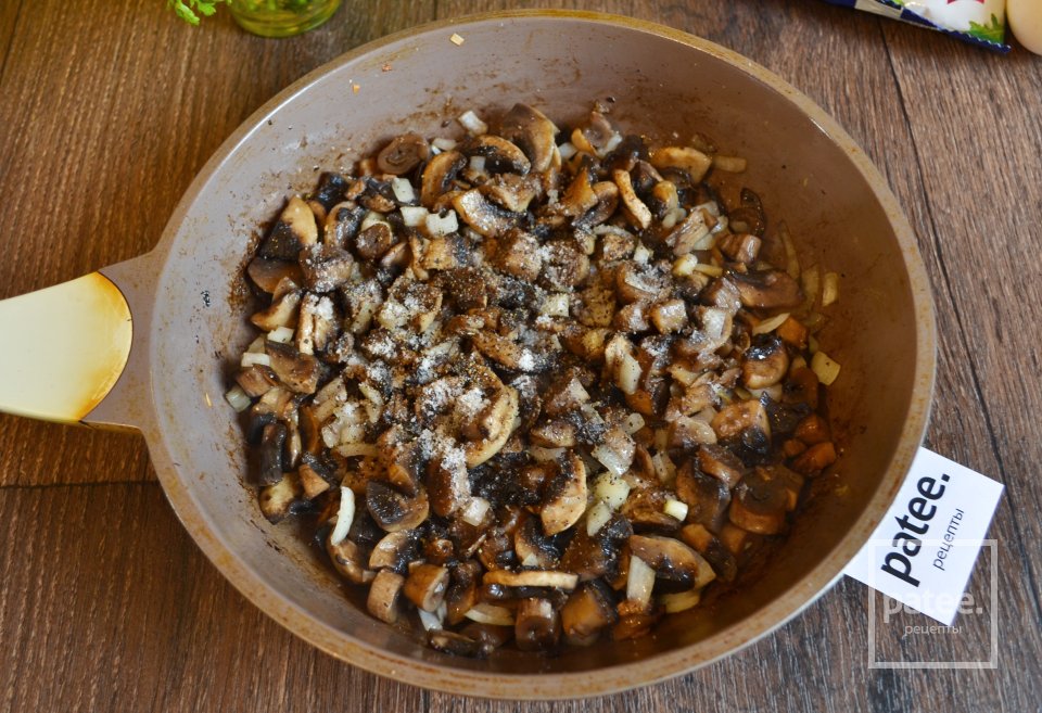 Слойки с шампиньонами и моцареллой - Шаг 6