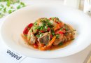 Баранина с перцем и помидорами