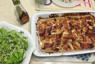 Курица с беконом в горчично-медовом соусе