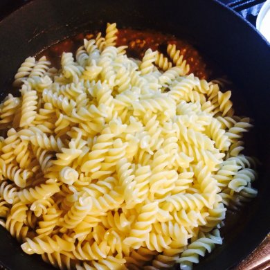 Фузилли в томатно-мясном соусе. - Шаг 7