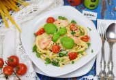 Паста с морепродуктами и соусом песто