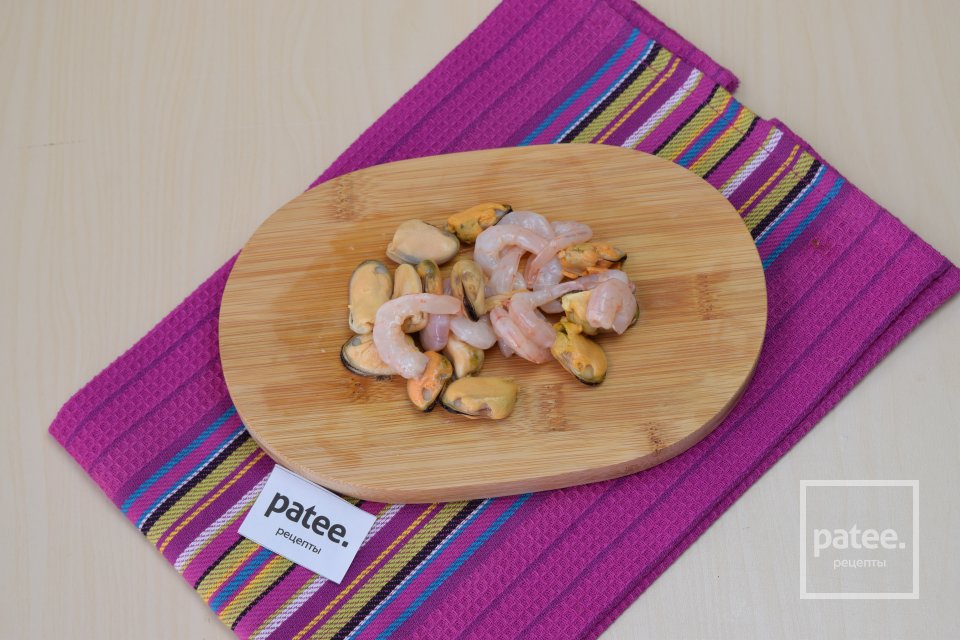 Паста с морепродуктами и соусом песто - Шаг 7