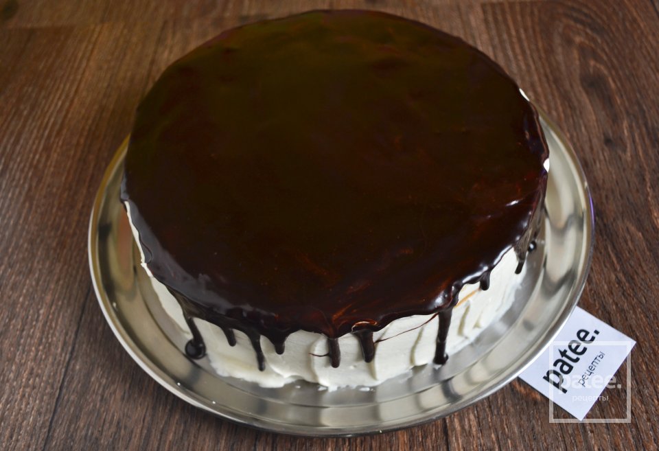 Медовый торт с нежным кремом и шоколадом - Шаг 20