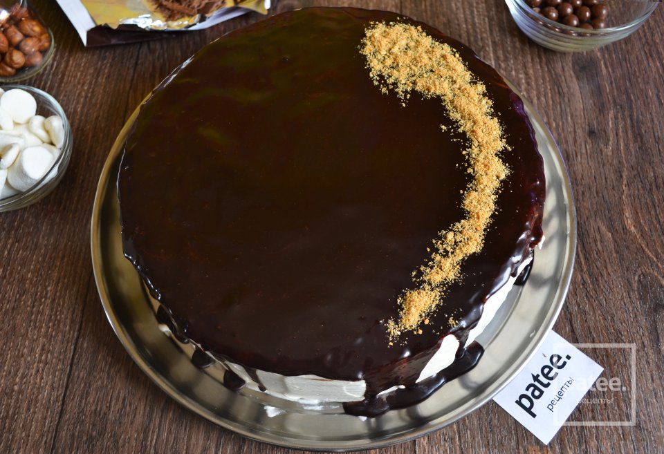 Медовый торт с нежным кремом и шоколадом - Шаг 21