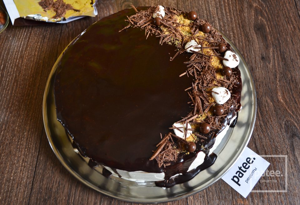 Медовый торт с нежным кремом и шоколадом - Шаг 22