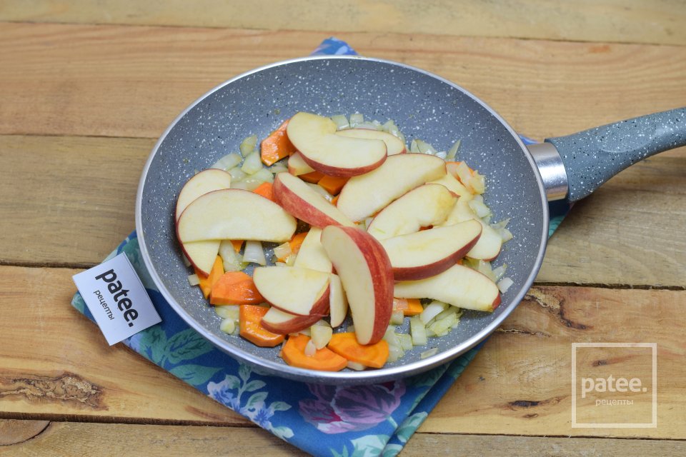 Тушеная кислая капуста с сосисками - Шаг 7