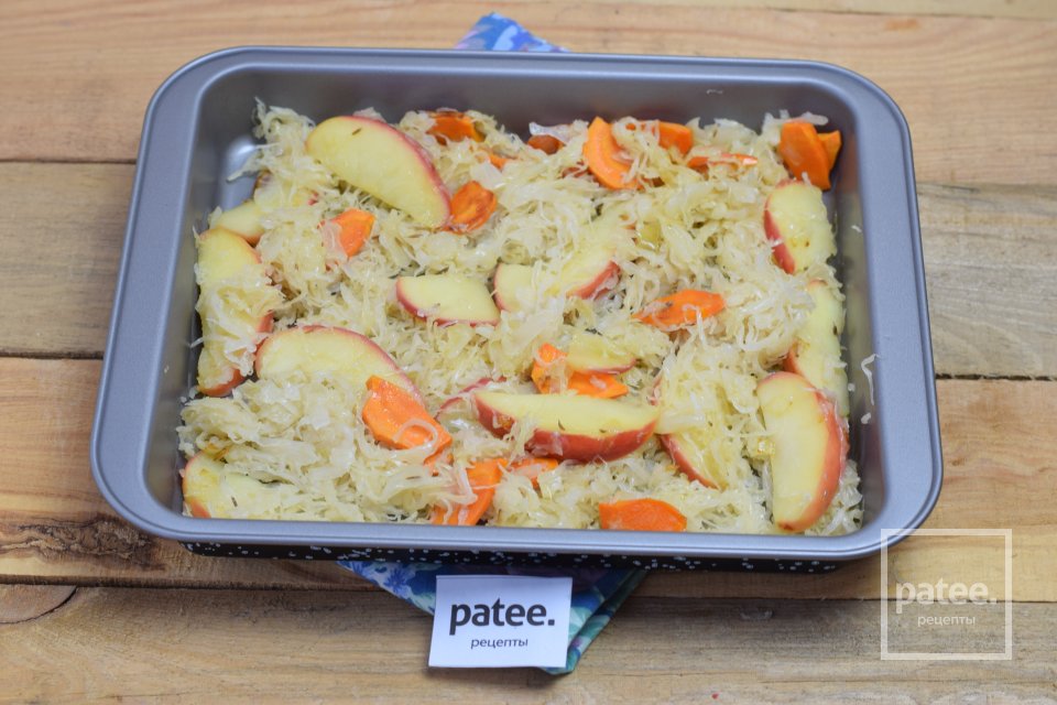 Тушеная кислая капуста с сосисками - Шаг 11