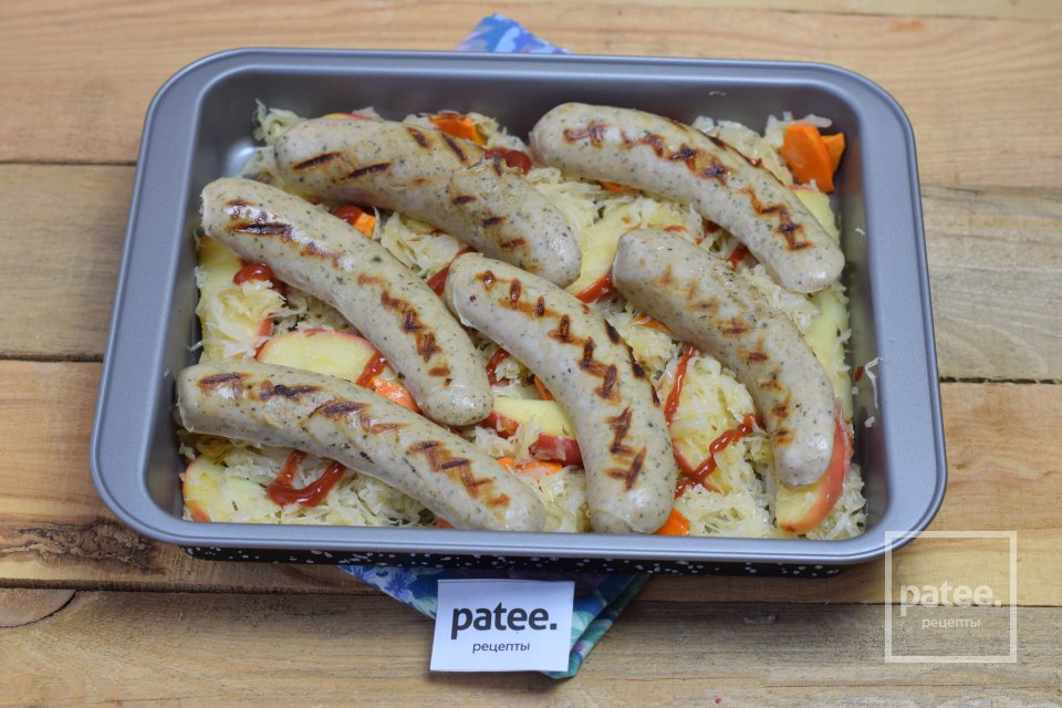 Тушеная кислая капуста с сосисками - Шаг 14