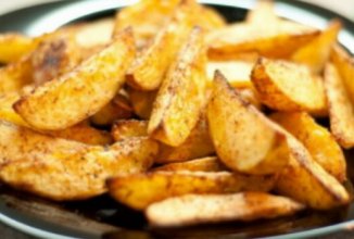 Картошка по-деревенски в духовке.