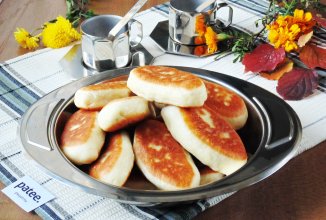 Жареные пирожки с говяжьей печенью и картофелем