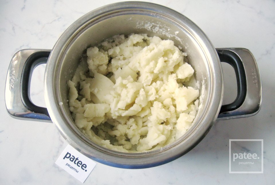 Жареные пирожки с говяжьей печенью и картофелем - Шаг 3