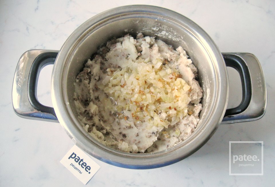 Жареные пирожки с говяжьей печенью и картофелем - Шаг 7