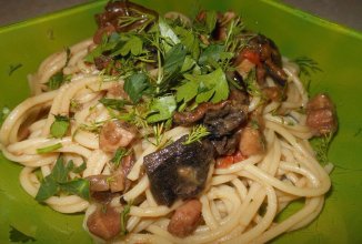 СПАГЕТТИ С БАКЛАЖАНАМИ,БЕЛЫМИ ГРИБАМИ И ГРУДИНКОЙ