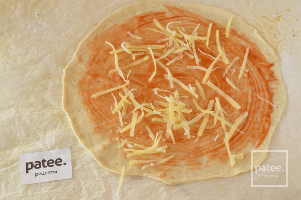 Пицца с салями и моцареллой - Шаг 7