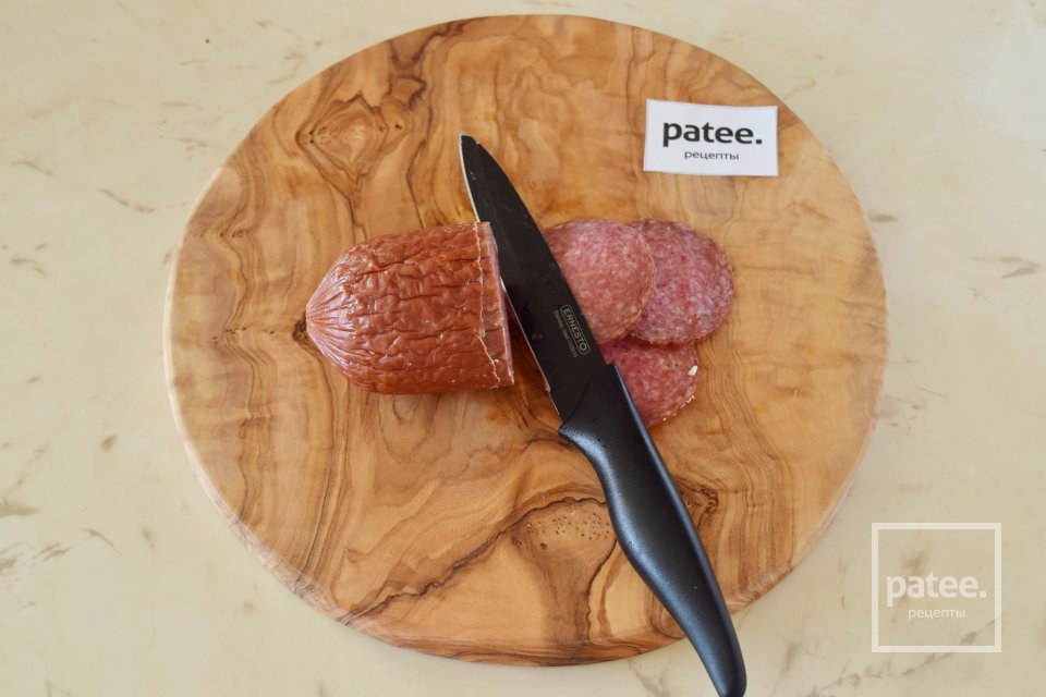 Пицца с салями и моцареллой - Шаг 8