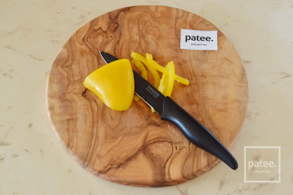 Пицца с салями и моцареллой - Шаг 11