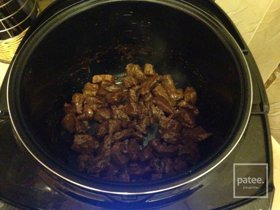 ГОВЯДИНА ЗАПЕЧЕННАЯ В СМЕТАНЕ С СЫРОМ - Шаг 1