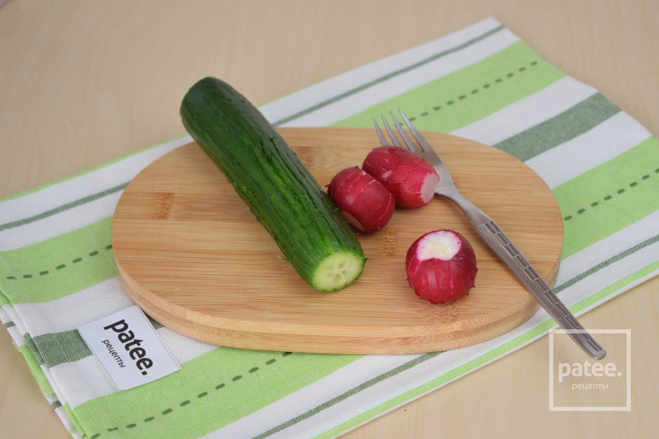 Салат из редиса и огурца - Шаг 11