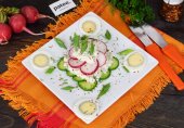 Салат из редиса и огурца