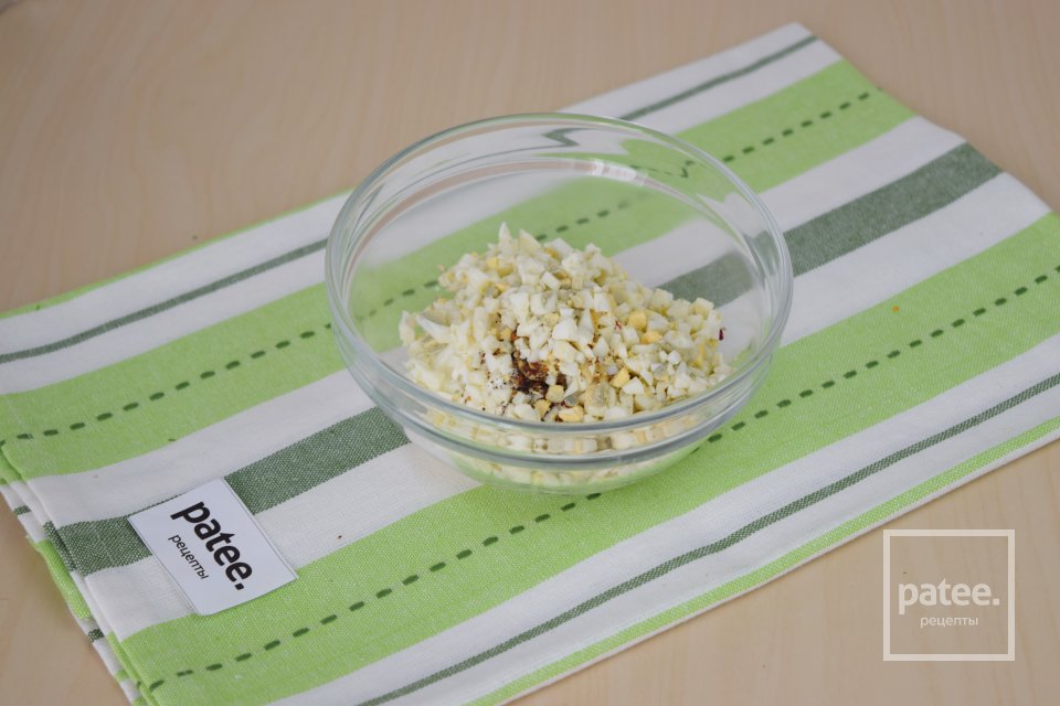 Салат из редиса и огурца - Шаг 6