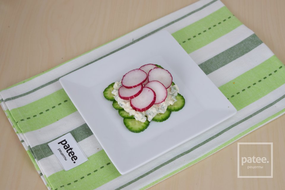 Салат из редиса и огурца - Шаг 16